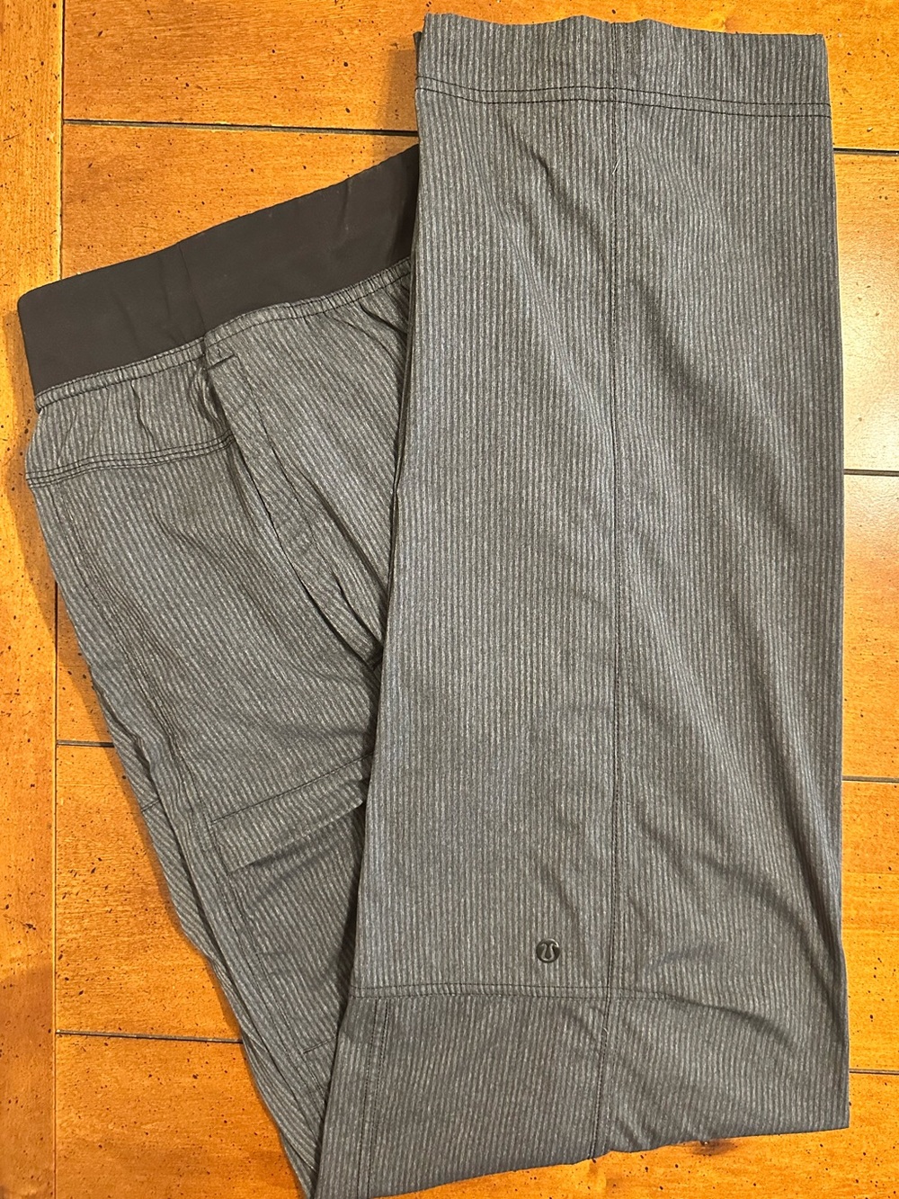 Mens Lululemon Seawall Track Pants  size XL Gray Black